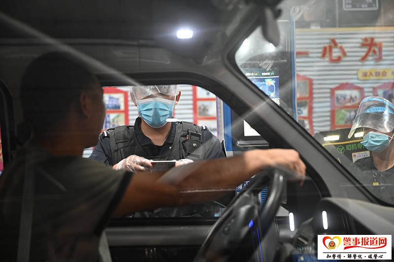 云南泸水：五一我在岗丨平安“警”相随